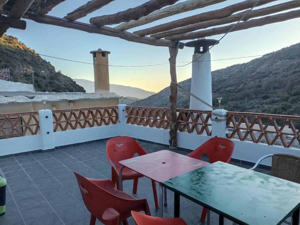 Casa Los Trillizos Pampaneira Exterior photo